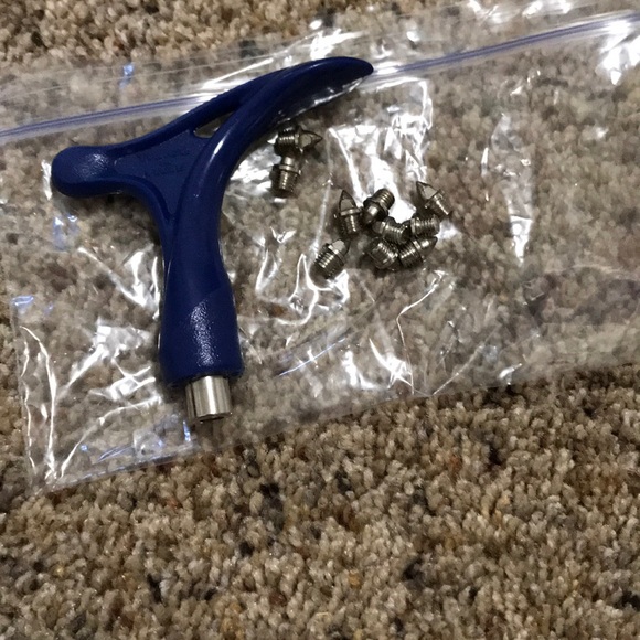 ASICS track spike - Picture 4 of 4